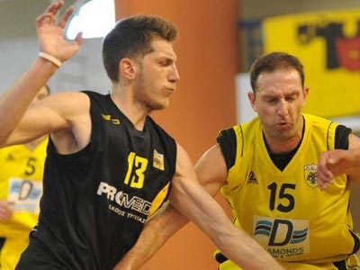 Στον Ηλυσιακό ο Βαβάτσικος