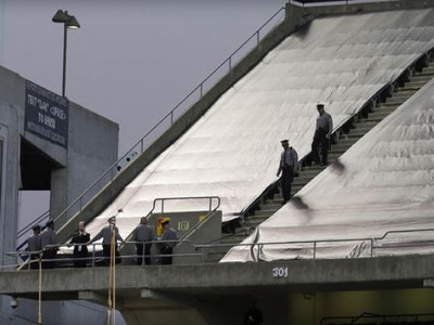 Βουτιά θανάτου από την κερδίδα του γηπέδου