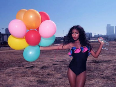 Νεκρή η 25χρονη τραγουδίστρια Σιμόν Μπατλ