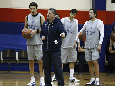 Με το… αριστερό ο Ζούρος στην Εφές Με το… αριστερό ο Ζούρος στην Εφές