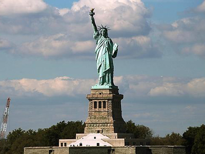 Το υπηρεσιακό μπλακ άουτ άφησε μόνη τη Miss Liberty