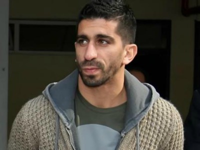 Μια σφήκα τσίμπησε τον Ζαραδούκα