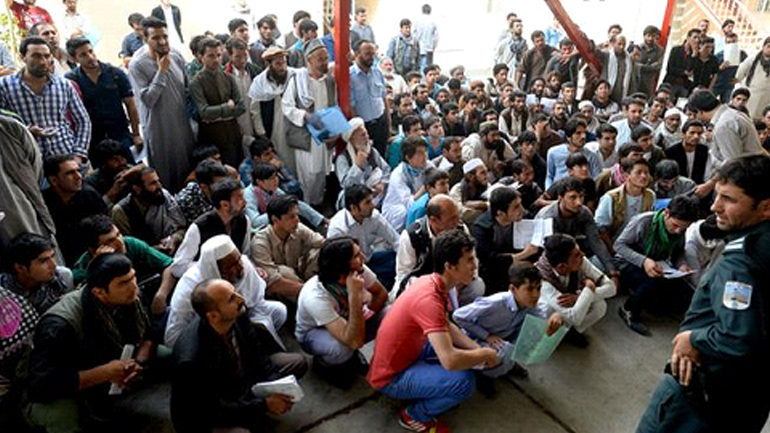 Νέα κύματα προσφύγων από το Αφγανιστάν Νέα κύματα προσφύγων από το Αφγανιστάν