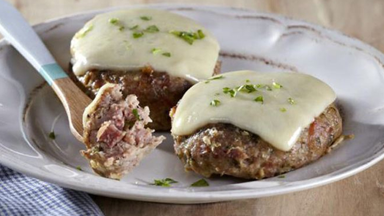 Μπιφτέκια με αλλαντικά Μπιφτέκια με αλλαντικά