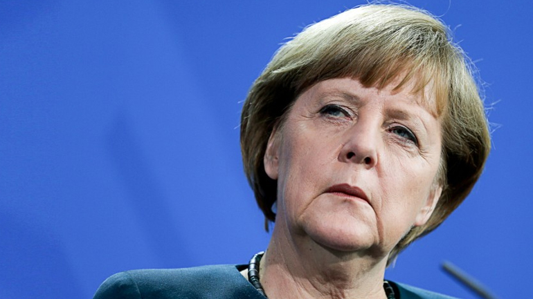 Στο χαμηλότερο επίπεδο τα ποσοστά της Μέρκελ λόγω του προσφυγικού