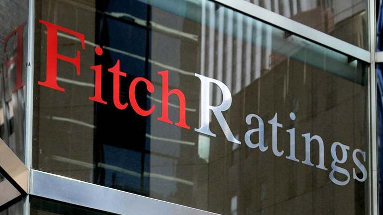 Fitch: Οι Έλληνες καταθέτες θα αποφύγουν το «κούρεμα»