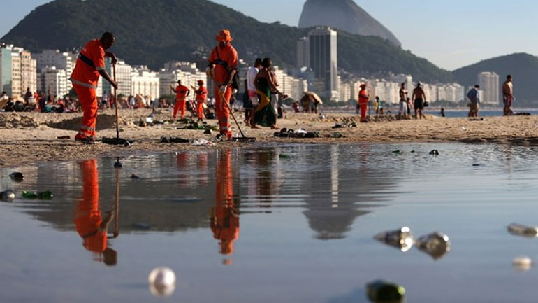 Βραζιλία: Κατσαρίδες, ποντίκια και λύματα στις κατοικίες των εργαζομένων που έχτιζαν το Ολυμπιακό Χωριό Βραζιλία: Κατσαρίδες, ποντίκια και λύματα στις κατοικίες των εργαζομένων που έχτιζαν το Ολυμπιακό Χωριό