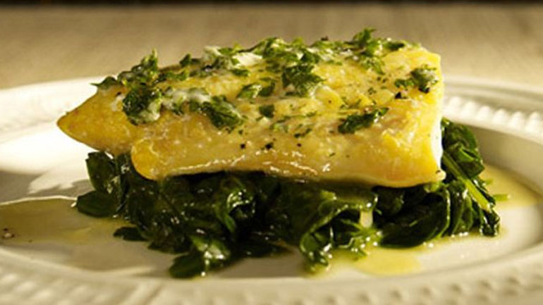 Μπακαλιάρος ποσέ με μαΐντανό