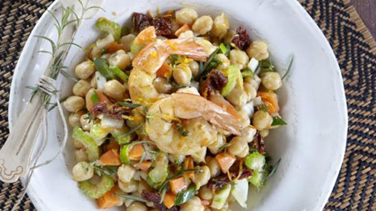 Σαλάτα ρεβίθια με θαλασσινά Σαλάτα ρεβίθια με θαλασσινά