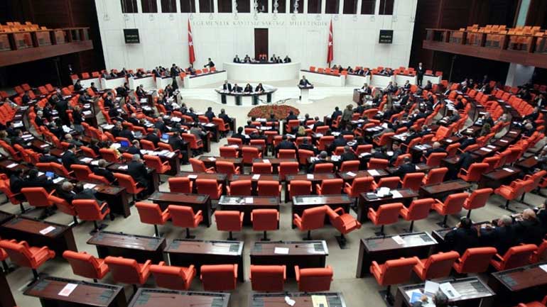 Μετεκλογικές διεργασίες στην Τουρκία για τον σχηματισμό κυβέρνησης Μετεκλογικές διεργασίες στην Τουρκία για τον σχηματισμό κυβέρνησης