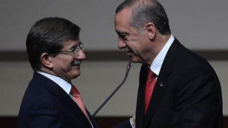 Ο Νταβούτογλου επέστρεψε την εντολή στον Ερντογάν