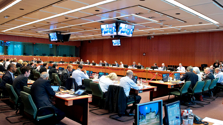 Reuters: Η κυβέρνηση άφησε ανοικτό το ενδεχόμενο ακύρωσης του δημοψηφίσματος