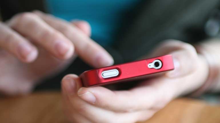 Ραγδαία η αύξηση των χρηστών smartphone