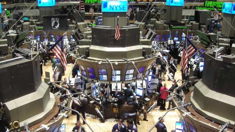 Οριακά κέρδη στη Wall Street