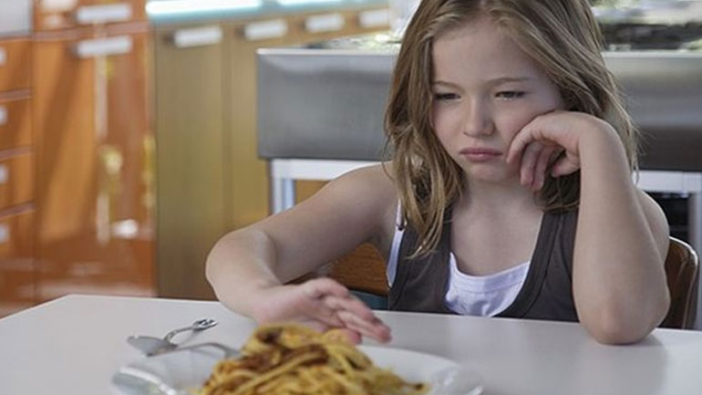 Όταν το παιδί αρνείται να φάει λόγω ζέστης Όταν το παιδί αρνείται να φάει λόγω ζέστης