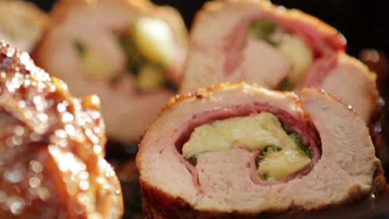 Γεμιστό φιλέτο γαλοπούλας Γεμιστό φιλέτο γαλοπούλας