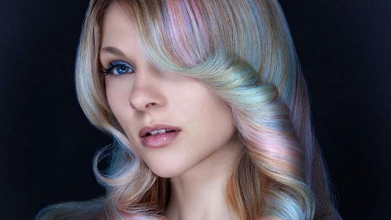 Το opal είναι η νέα τάση για τα μαλλιά που έχει σαρώσει στο Χόλιγουντ