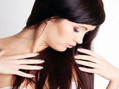 Έχεις λιπαρά μαλλιά; Συμβουλές για να μη σας «λαδώνουν» εύκολα Έχεις λιπαρά μαλλιά; Συμβουλές για να μη σας «λαδώνουν» εύκολα