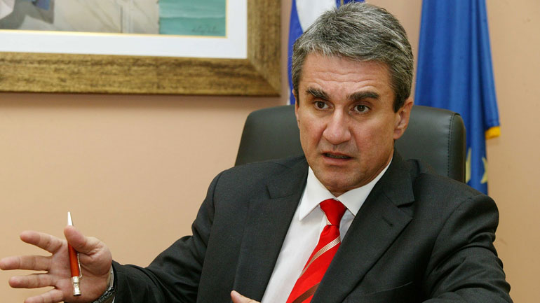 Λοβέρδος για Βαρουφάκη: «Εκμεταλλεύεται τη θέση του για προσωπικό όφελος» Λοβέρδος για Βαρουφάκη: «Εκμεταλλεύεται τη θέση του για προσωπικό όφελος»