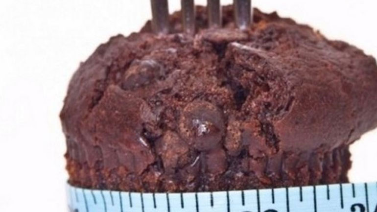 Δείτε τους τρόπους για να κάνετε δίαιτα και να μη στερηθείτε τα γλυκά