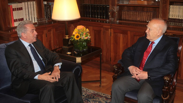 Στο Προεδρικό Μέγαρο την Παρασκευή ο Δ. Αβραμόπουλος Στο Προεδρικό Μέγαρο την Παρασκευή ο Δ. Αβραμόπουλος