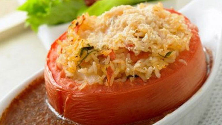 Ετοιμάστε σήμερα γεμιστές ντομάτες με ρύζι Ετοιμάστε σήμερα γεμιστές ντομάτες με ρύζι