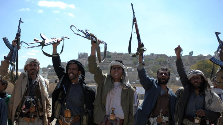 Υεμένη: Χούτι και στρατιώτες προελαύνουν με άρματα στο Άντεν