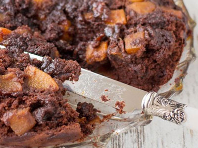 Τάρτα σοκολάτας με καραμελωμένα αχλάδια Τάρτα σοκολάτας με καραμελωμένα αχλάδια