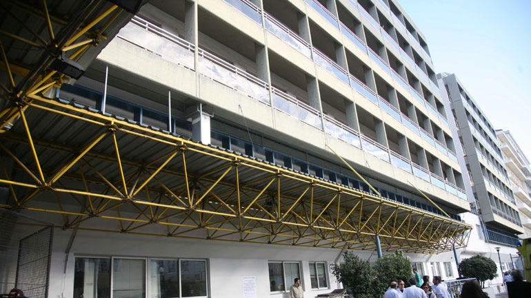 Βουτιά θανάτου από τον 4ο όροφο του «Ευαγγελισμού» Βουτιά θανάτου από τον 4ο όροφο του «Ευαγγελισμού»