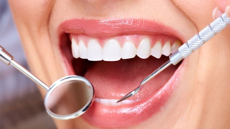 Η φτώχεια πλήττει τη στοματική υγεία Η φτώχεια πλήττει τη στοματική υγεία