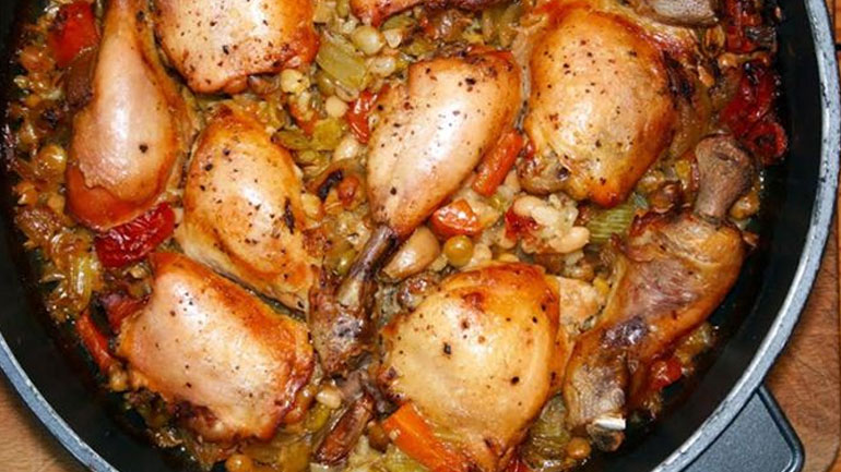 Γευστικός συνδυασμός που ξαφνιάζει: Φακές με κοτόπουλο Γευστικός συνδυασμός που ξαφνιάζει: Φακές με κοτόπουλο