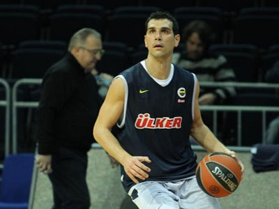 Ζήσης: «Η υπεράσπιση της έδρας είναι απαραίτητη για μια ομάδα με φιλοδοξίες» Ζήσης: «Η υπεράσπιση της έδρας είναι απαραίτητη για μια ομάδα με φιλοδοξίες»