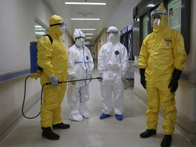 Σε νοσοκομείο του Λονδίνου γυναίκα με Έμπολα – Eξετάζεται ένας άνδρας στη Σκωτία