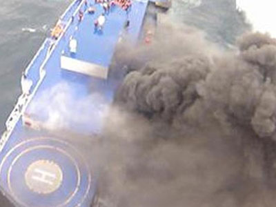 Corriere della Sera: Το φλεγόμενο πλοίο είχε ελαττωματικές θύρες πυρκαγιάς