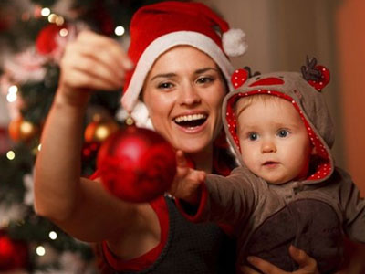 Χριστουγεννιάτικο δέντρο, κάλτσες στο τζάκι… από που προέρχονται τα έθιμα των γιορτών;