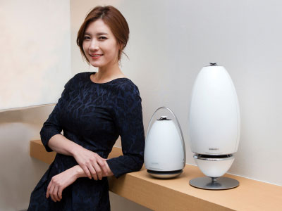 Νέο πρωτοποριακό ηχείο εκπομπής 360 μοιρών και ηχομπάρες από τη Samsung Νέο πρωτοποριακό ηχείο εκπομπής 360 μοιρών και ηχομπάρες από τη Samsung