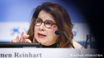 Η καθηγήτρια στο Χάρβαρντ Κάρμεν Ράινχαρτ