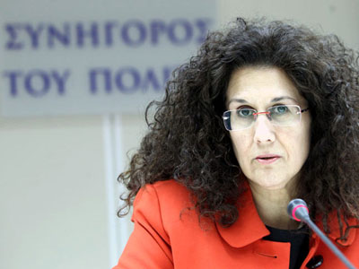 ΣτΠ: Προς το συμφέρον του παιδιού η παρουσία του γονέα στις παιδιατρικές εξετάσεις