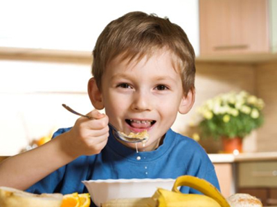 Μικρές συμβουλές για να αγαπήσει το παιδί σας το πρωινό Μικρές συμβουλές για να αγαπήσει το παιδί σας το πρωινό