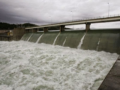 Άνοιξε το φράγμα του Πουρναρίου στην Άρτα