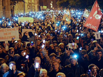 «O φόρος στο διαδίκτυο είναι η σπίθα»