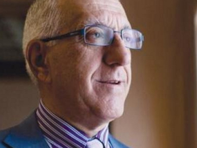 Δύο ξένοι στο ίδιο κόμμα Δύο ξένοι στο ίδιο κόμμα