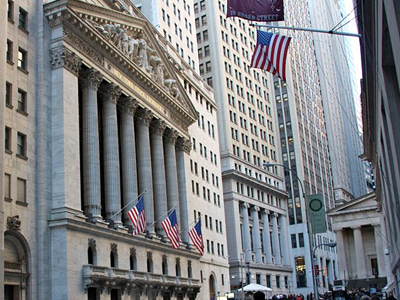 Με άνοδο άνοιξε η Wall Street