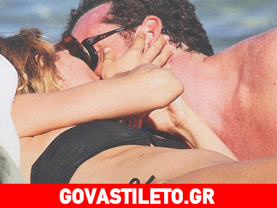 Καγιά – Κρασσάς: Καυτά φιλιά σε κοσμική παραλία της Μυκόνου