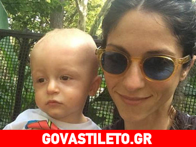 Η Σοφία Καρβέλα φωτογραφίζει μπαμπά και γιο να βλέπουν μπάσκετ!