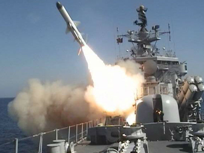 B. Koρέα: Εκτόξευση πυραύλου μικρού βεληνεκούς