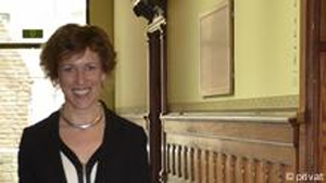 H Λίσμπετ Ένεκινγκ αφιέρωσε μέρος του διδακτορικού της στην υπόθεση της Shell