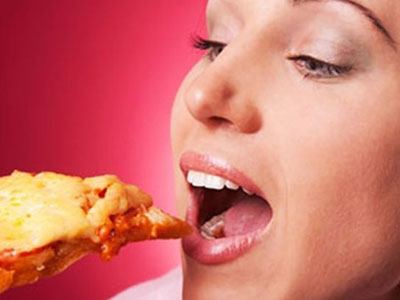 Ο καρκίνος του μαστού «τρέφεται» με junk food