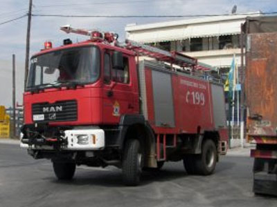 Πυρκαγιά σε φορτηγό με πλαστικά Πυρκαγιά σε φορτηγό με πλαστικά