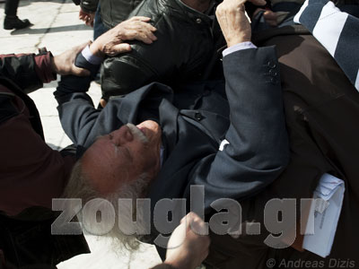 Είδαν τον Γλέζο οι αστυνομικοί Είδαν τον Γλέζο οι αστυνομικοί